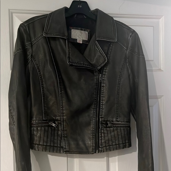 Unique Vintage Black Leather Jacket - Picture 1 of 6